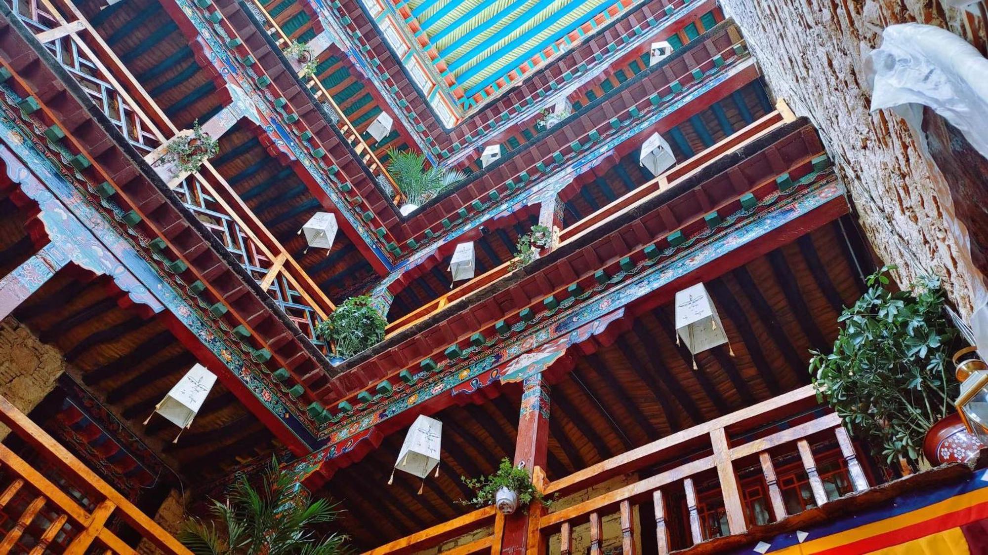 Shambhala Palace Hotel Лхаса Екстер'єр фото